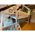 hoogslaper met dak raam en luik